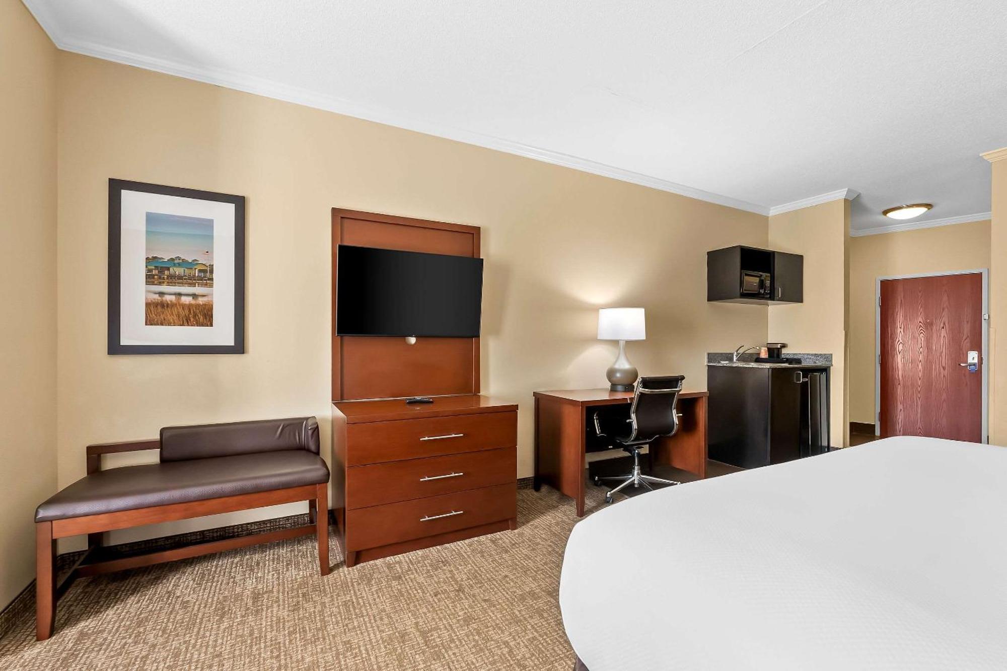 Comfort Suites Panama City Near Tyndall Afb Exterior foto